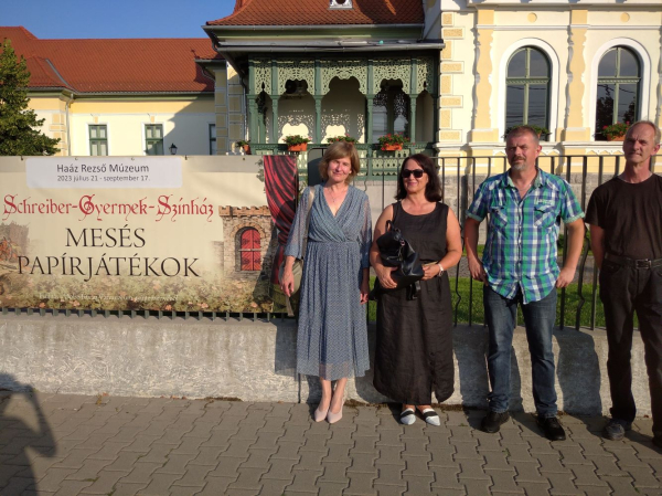 Székelyudvarhelyig utazott  a Schreiber- és Rigler-féle papírszínház a   Dobó István Vármúzeum gyűjteményéből